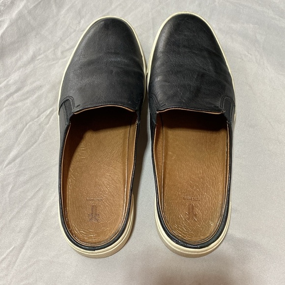 Frye Woman’s Slip On Black Leather Mule Shoe With Rubber Soles, Size 7. - Picture 4 of 12